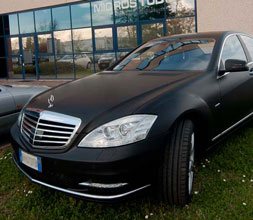 Car wrapping Mercedes S Nero Opaco effetto gommato